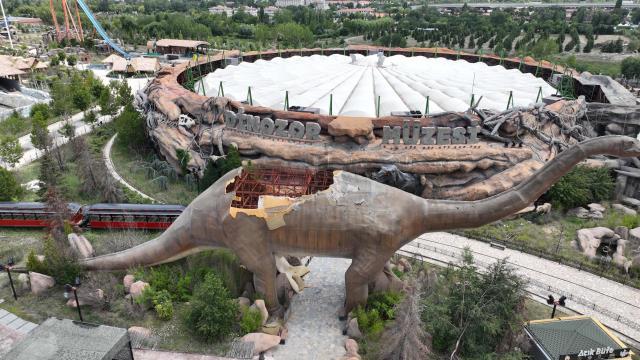 Canlı yayına bağlanan Melih Gökçek, Yavaş'ın Ankapark planını anlatıp sitem etti: Anket göstermelik, orayı yok edecek Canlı yayına bağlanan Melih Gökçek, Yavaş'ın Ankapark planını anlatıp sitem etti: Anket göstermelik, orayı yok edecek