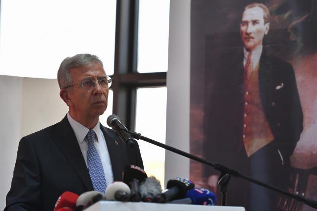 Canlı yayına bağlanan Melih Gökçek, Yavaş'ın Ankapark planını anlatıp sitem etti: Anket göstermelik, orayı yok edecek Canlı yayına bağlanan Melih Gökçek, Yavaş'ın Ankapark planını anlatıp sitem etti: Anket göstermelik, orayı yok edecek