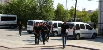 Çete kurup polis kılığına girdi ağabeyini yaralayıp gasp etti