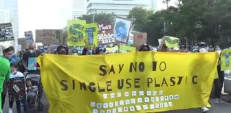 Endonezya'da tek kullanımlık plastik karşıtı gösteri