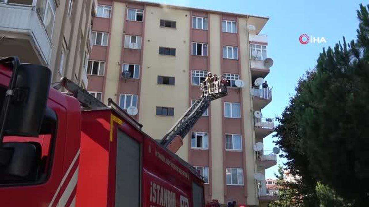 Kartal'da apartmanda korkutan yangın: Mahsur kalan 3 kişi kurtarıldı