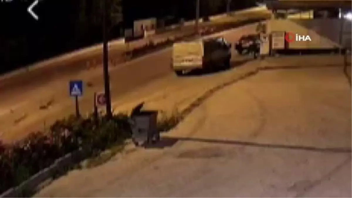Son dakika haberi... Motosikletin otomobile çarptığı feci kaza kamerada