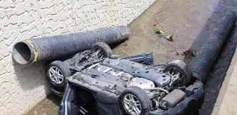 Son dakika haberleri! Rize'de park halindeki araca çarpan otomobil dereye uçtu: 2 yaralı