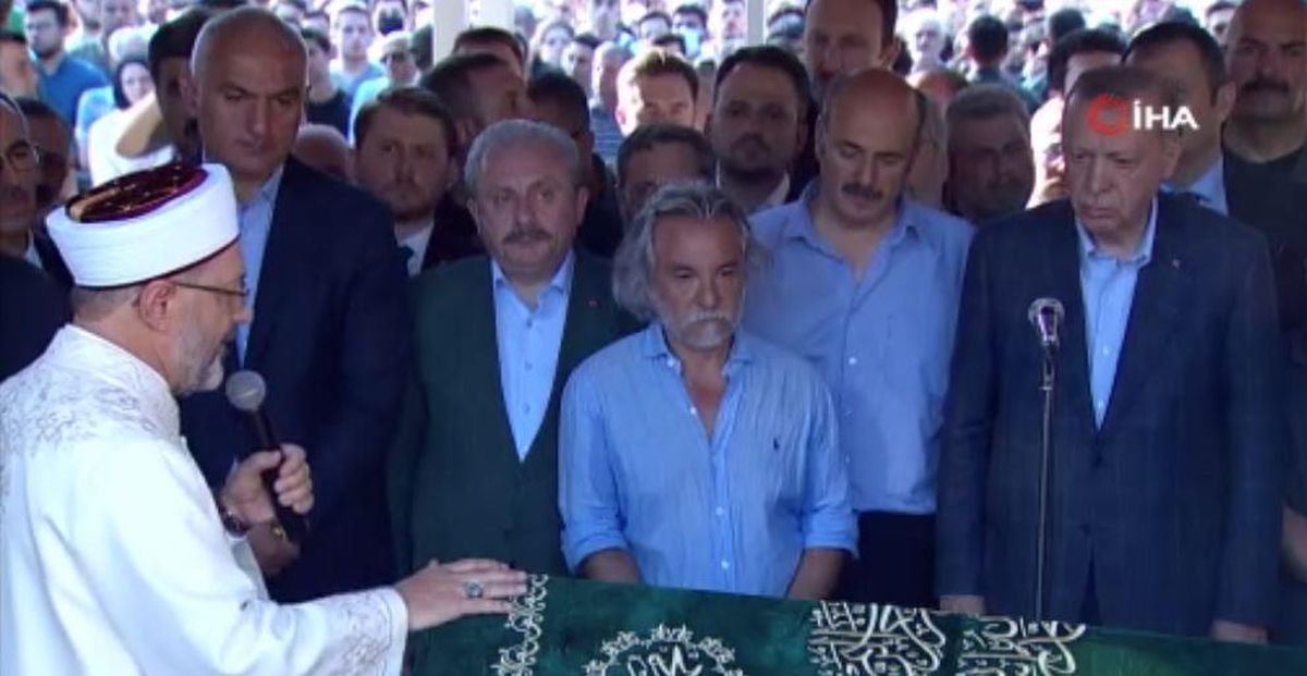 Yazar Rasim Özdenören son yolculuğuna uğurlandı