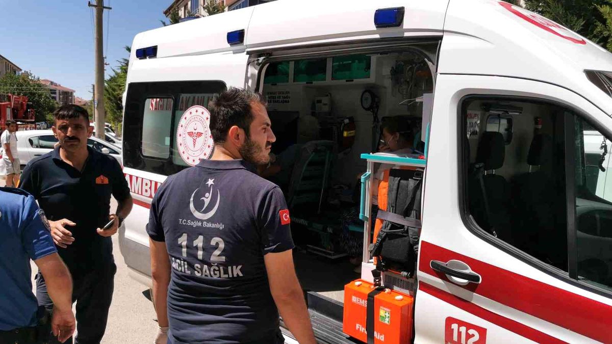 Son dakika haberleri! Zihinsel engelli gencin çıkardığı yangında anne ve babası yaralandı