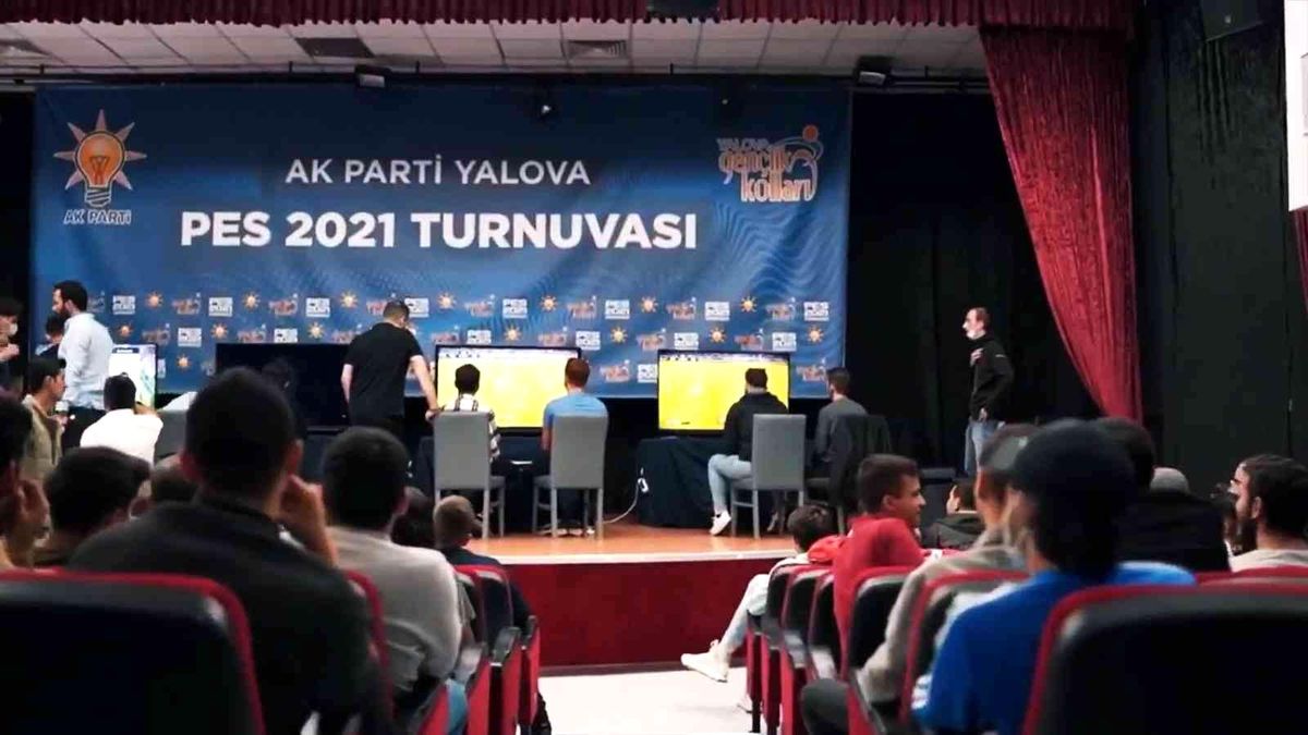 AK Parti Yalova İl Başkanlığı'ndan 'PlayStation' turnuvası