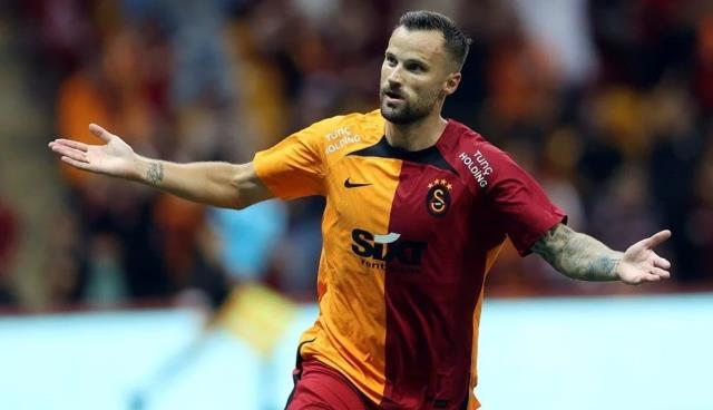 Galatasaray'da ilginç tesadüf! Seferovic yaptığıyla herkesin aklına Falcao'yu getirdi Galatasaray'da ilginç tesadüf! Seferovic yaptığıyla herkesin aklına Falcao'yu getirdi