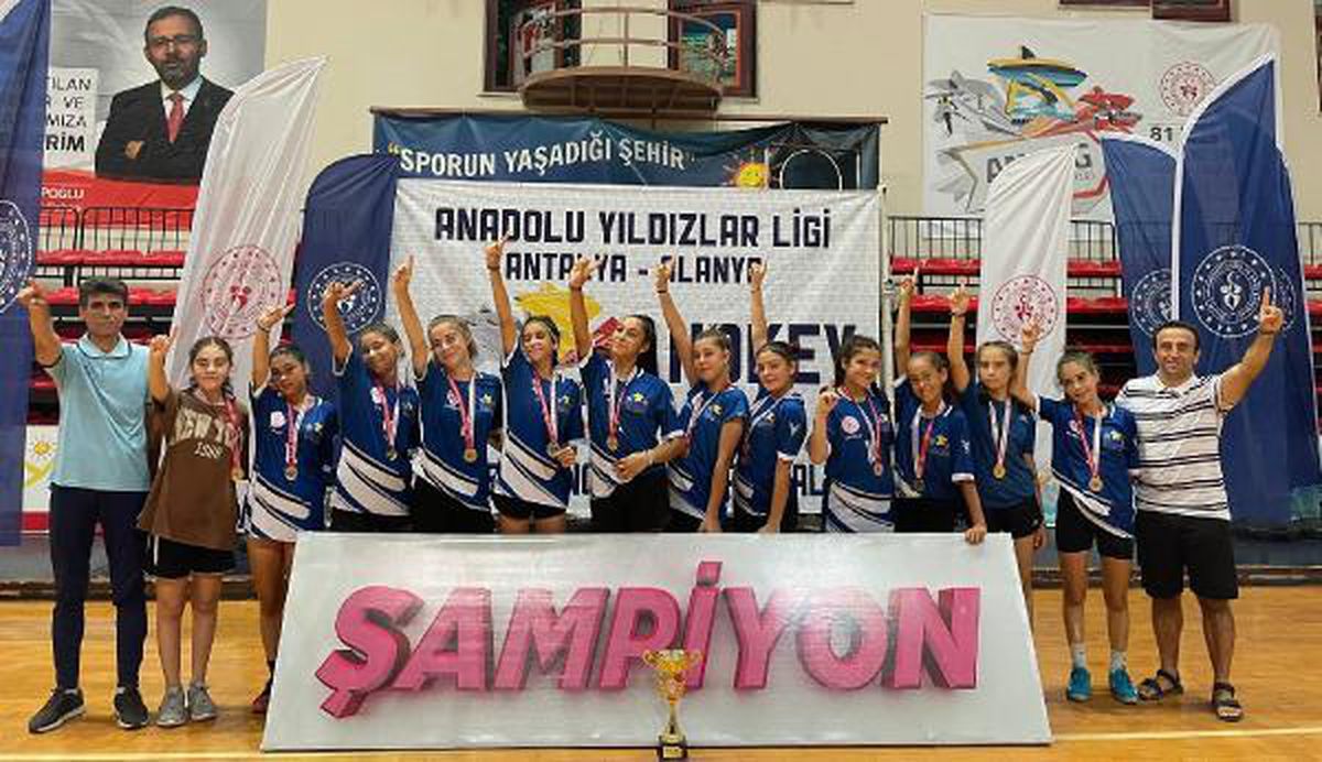 Hokeyde Muğla karması şampiyon