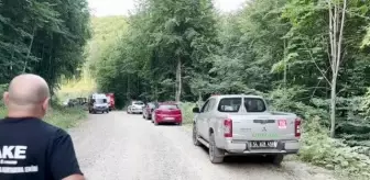 Sakarya'da devrilen traktörde sıkışan sürücü ve oğlu yaralandı