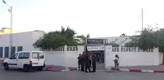 Tunus'ta yeni anayasa için düzenlenen referandumda oy verme işlemi devam ediyor