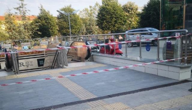 Üsküdar-Çekmeköy metro hattında 1 saatten fazla süren arıza İstanbul'da hayatı felç etti