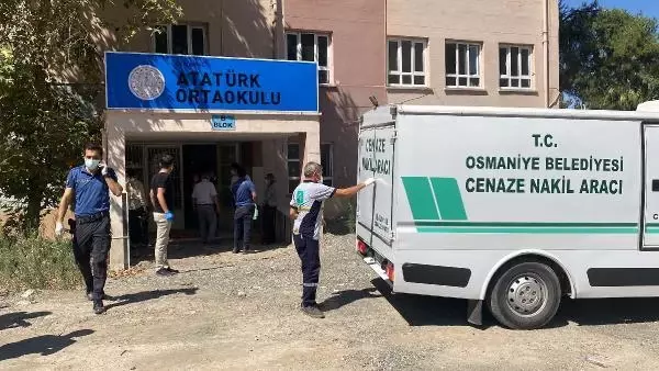 Boş okul binasında çürümüş erkek cesedi bulundu Boş okul binasında çürümüş erkek cesedi bulundu