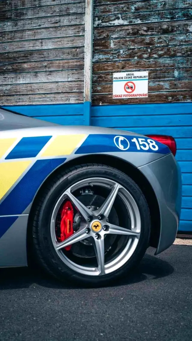 El konulan Ferrari polis aracı oldu! Maliyeti 12 bin euro