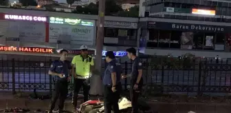 Son dakika haber... Fatih'te otomobille motosiklet çarpıştı: 1 ölü, 1 yaralı