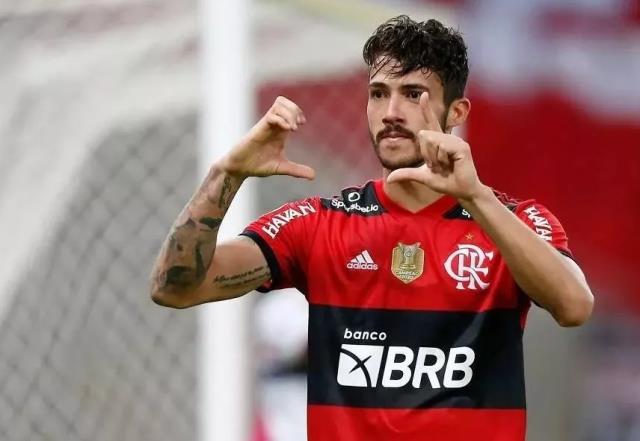 Fenerbahçe'nin yeni transferi Gustavo Henrique, İstanbul'a geldi