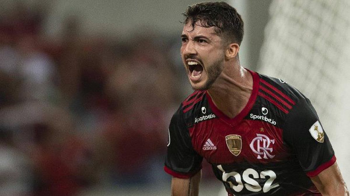 Fenerbahçe'nin yeni transferi Gustavo Henrique, İstanbul'a geldi