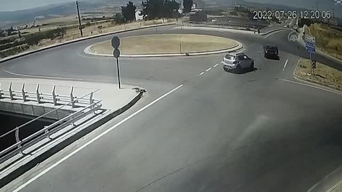 Malkara'da bir kişinin yaralandığı trafik kazası güvenlik kamerasında