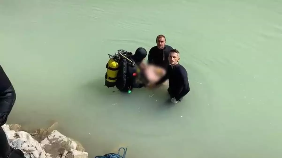 Serinlemek için girdiği Çoruh Nehri sonu oldu! Cansız bedeni metrelerce ötede bulundu
