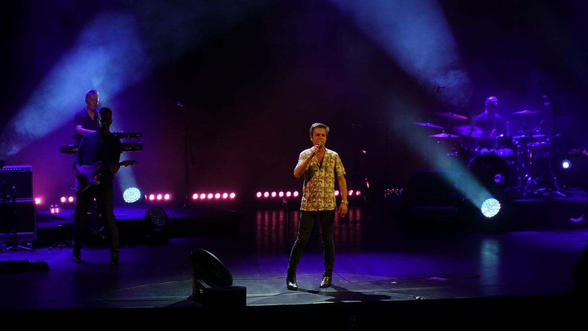 Teoman, Harbiye Açıkhava'da konser verdi
