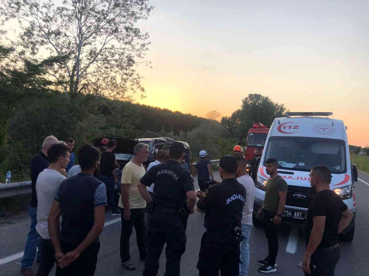 Son dakika haber! Tır ile hafifi ticari araç çarpıştı: 2 yaralı