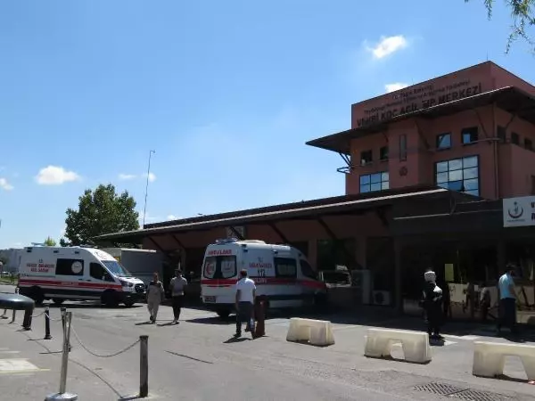 İstanbul'da korkunç kadın cinayeti! Otomobilde 3 el ateş edip, hastane önüne bıraktı İstanbul'da korkunç kadın cinayeti! Otomobilde 3 el ateş edip, hastane önüne bıraktı