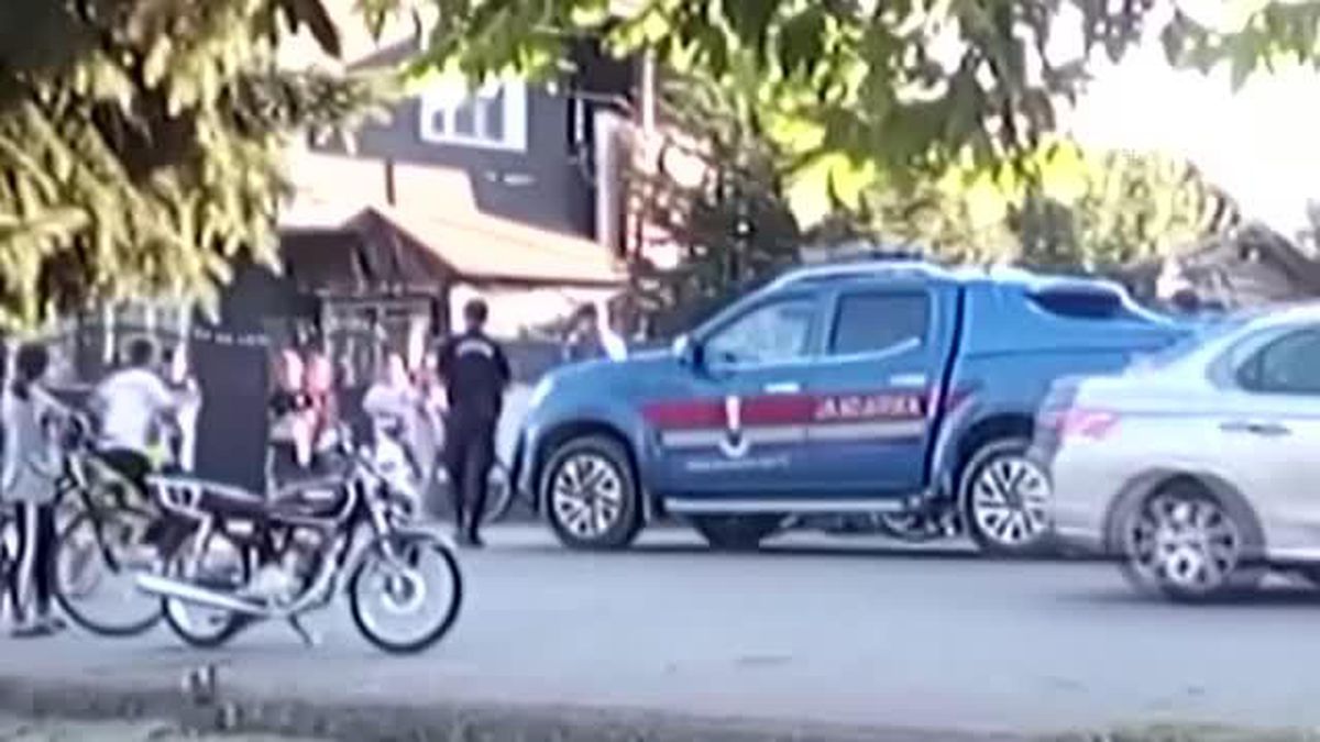 Köpeğe çarpmamak için manevra yapan kişi motosikletten düşerek yaralandı