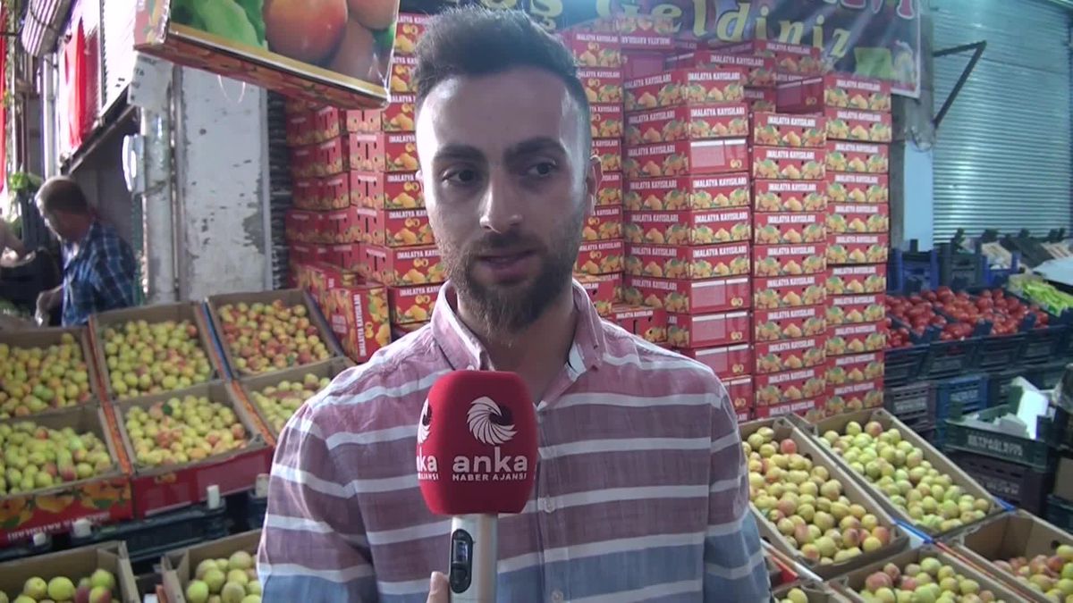 Malatya Sebzeciler Esnaf Odası Başkanı: 'Bir Torba Şekerin Bin 300 TL Olduğu Yerde Bir Kilo Domatesin 10 TL Olması Çok Doğal'