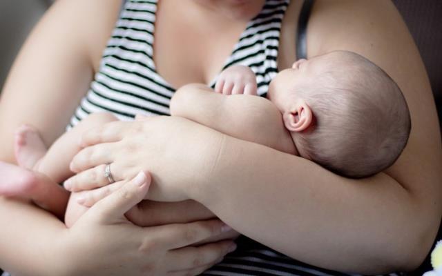 Rüyada bebek emzirmek ne anlama gelir? Rüyada erkek, kız bebek emzirmek neyi işaret ediyor?