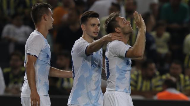Son Dakika: Fenerbahçe, Dinamo Kiev'e 2-1 yenilerek Şampiyonlar Ligi'ne veda etti