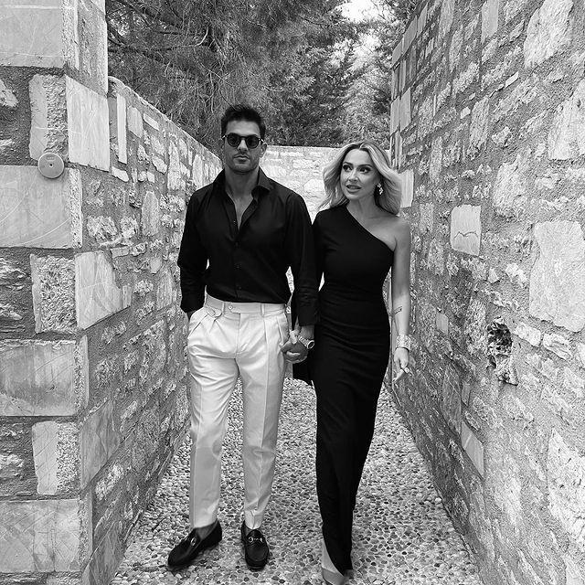 Tatil için kesenin ağzını açan Hadise ve Mehmet Dinçerler, 764 bin TL'ye villa kiraladı Tatil için kesenin ağzını açan Hadise ve Mehmet Dinçerler, 764 bin TL'ye villa kiraladı