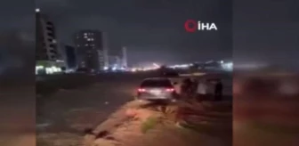 BAE'yi sel vurdu: Onlarca araç selde mahsur kaldı