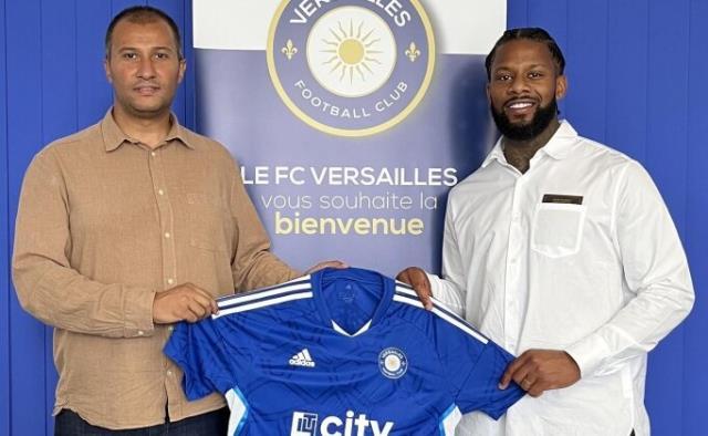 Beşiktaş'tan ayrılan Jeremain Lens, Fransa 3. Lig takımı FC Versailles ile 2 yıllık sözleşme imzaladı