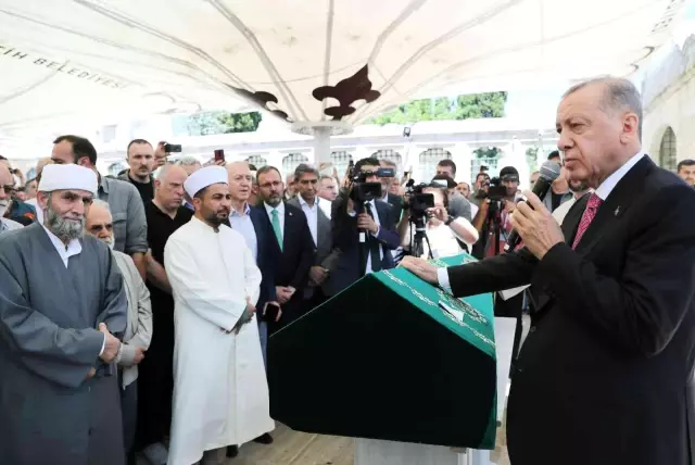 Cumhurbaşkanı Erdoğan, bir dönem gıda sektöründe birlikte çalıştığı ismin cenazesine katıldı