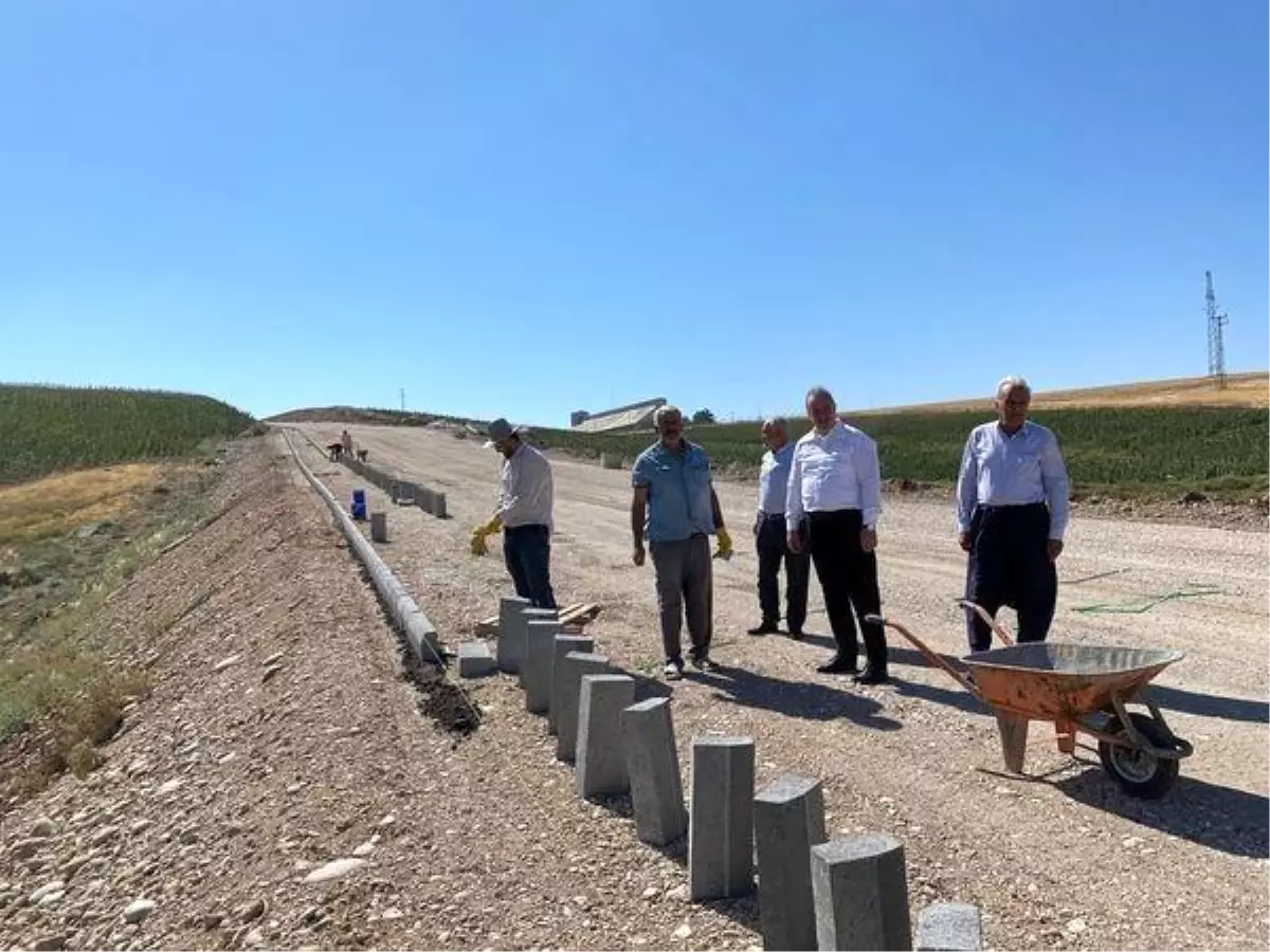 Güney Batı Çevre Yolu kaldırım çalışmaları devam ediyor