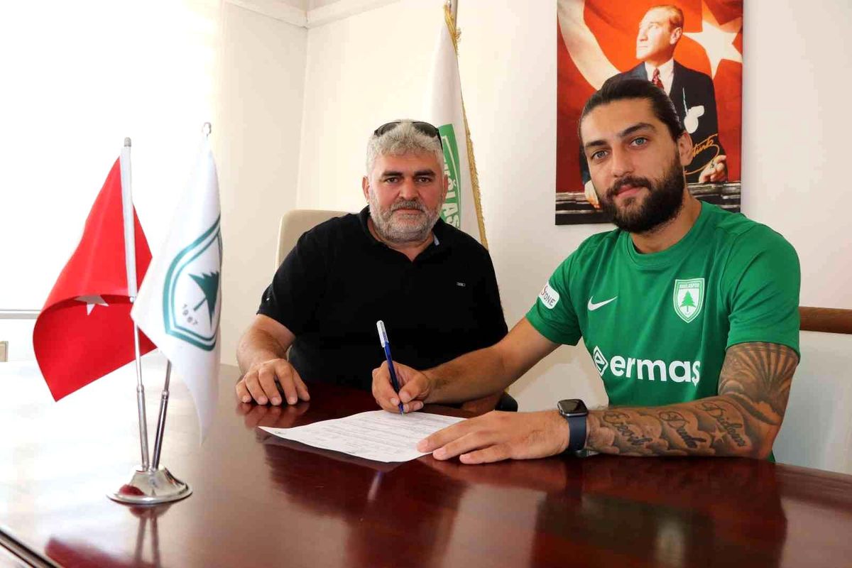 Kaan Aşnaz Muğlaspor'a imza attı