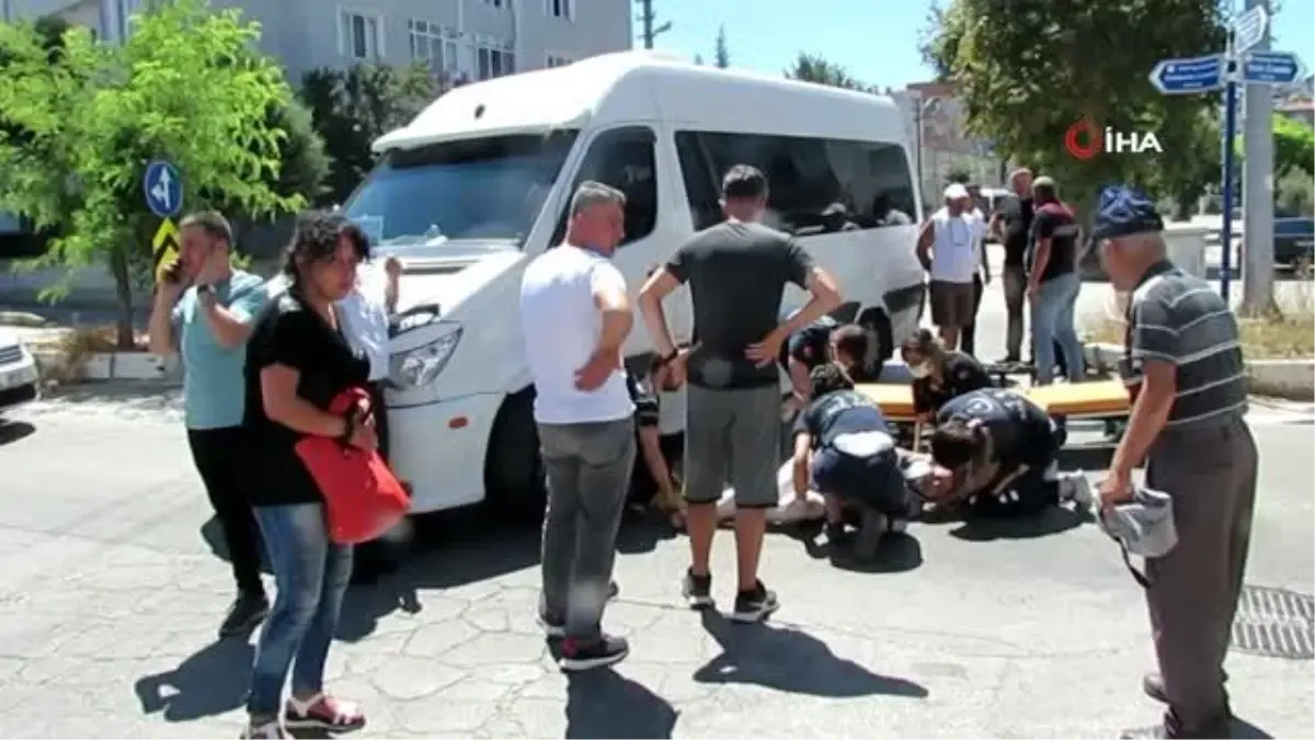 Minibüsün aynası yoldan geçen kadının kafasına çarptı