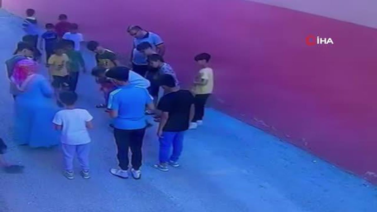 Okul müdürü boğazına madeni para kaçan öğrenciyi böyle kurtardı