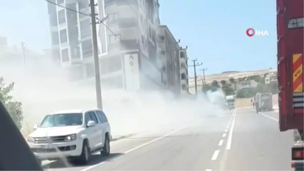 Park halindeki kamyon alev alev yandı