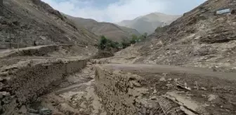 Tahran'ın kuzeybatısındaki sel felaketinde 6 kişi hayatını kaybetti (2)