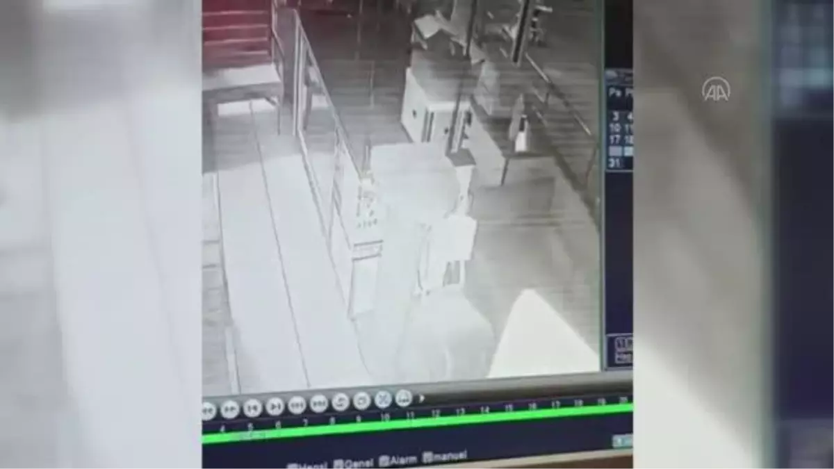 Son dakika haberi: Kafenin kasasından para çalınması güvenlik kamerasında