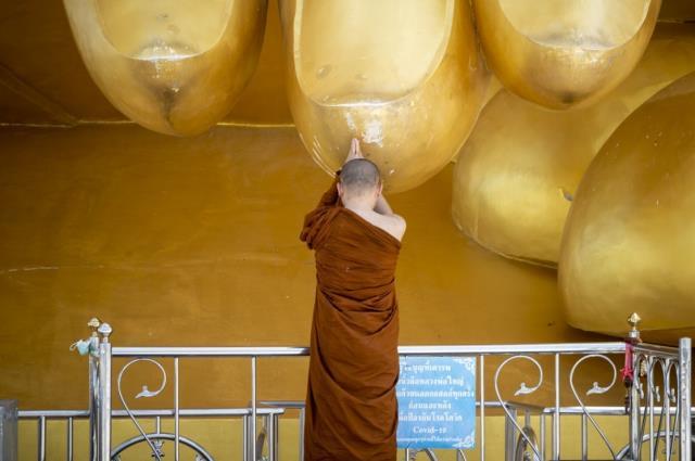 Tayland, en büyük Buda heykeliyle turistlerin ilgisini çekiyor Tayland, en büyük Buda heykeliyle turistlerin ilgisini çekiyor