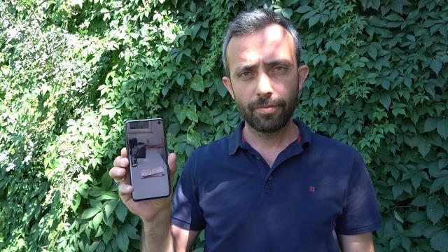 Evine giderken 30 bin 15 TL para buldu, önce kamera şakası sandı sonra hemen polise götürdü Evine giderken 30 bin 15 TL para buldu, önce kamera şakası sandı sonra hemen polise götürdü