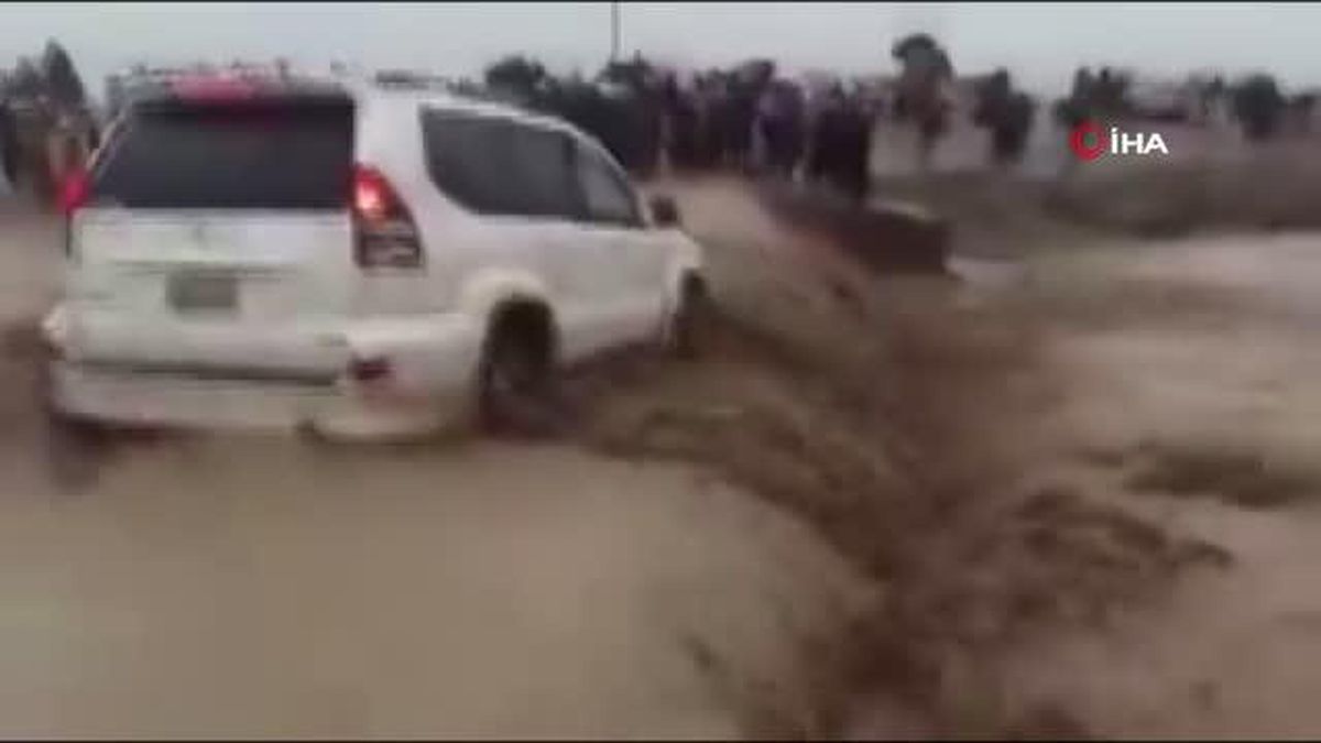 İran'daki sel felaketinde can kaybı 56'ya yükseldi