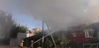 Ukrayna'ya yapılan saldırı sonucu sivil yerleşim yerleri hasar gördü