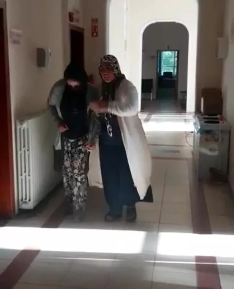 Tekerlekli sandalyedeki dilenci, zabıtanın korkusuyla yürümeye başladı