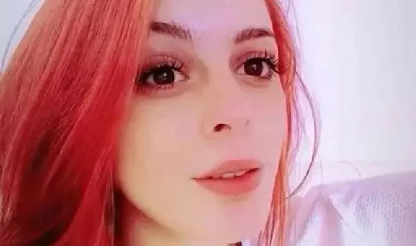 Kardeşinin tedavi masraflarını çıkarmak için şarkı söyleyen kızı havuza atıp öldürdüler