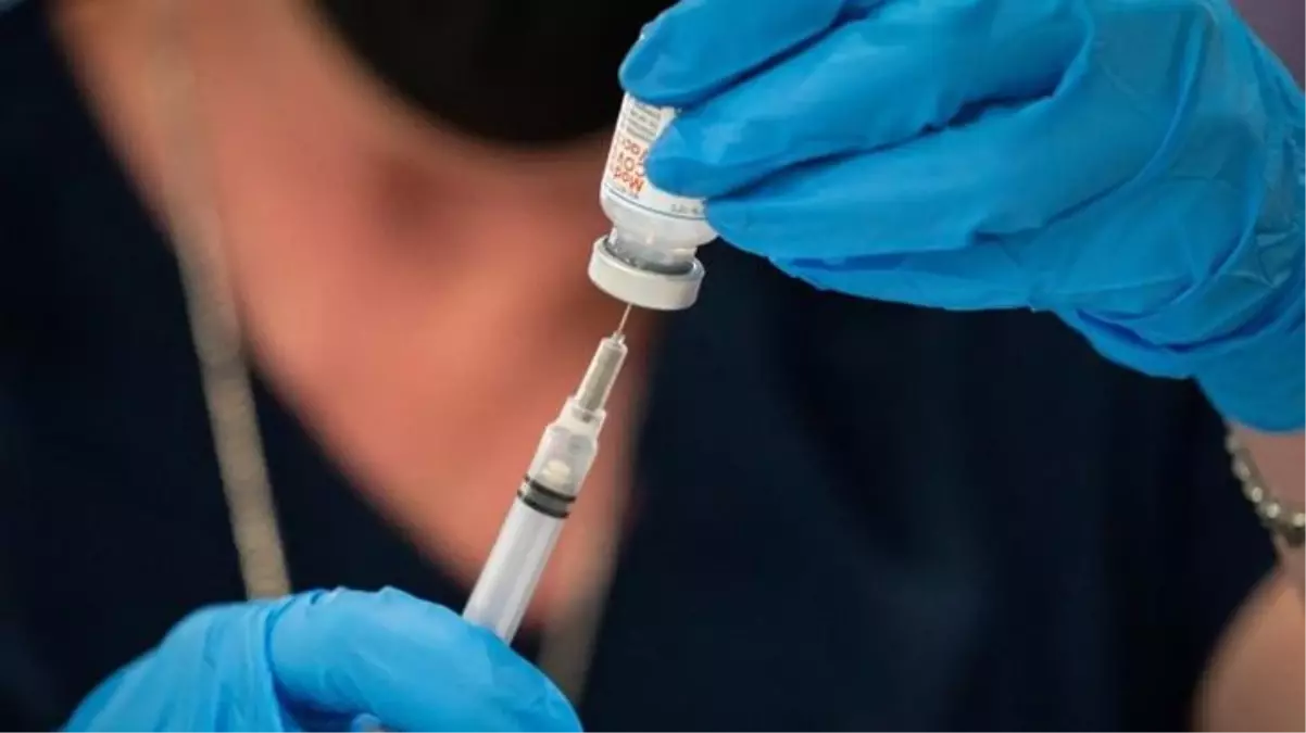 Aşı karşıtlarının tehdit ettiği doktor muayenehanesinde ölü bulundu! Ardında intihar notu bıraktı