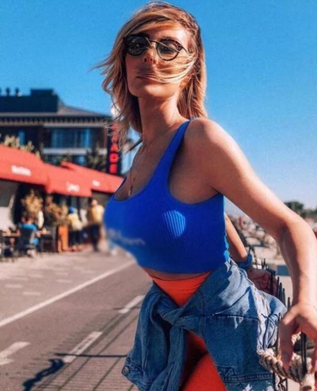 Hande Sarıoğlu... GÖĞÜSLERİ İLE YİNE OLAY YARATTI!