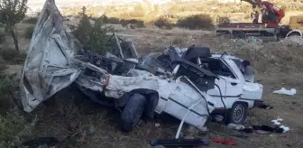 Aydın haberleri... Aydın'da şarampole yuvarlanan otomobildeki 2 kişi öldü