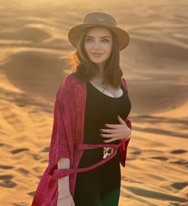 Cinsellikle ilgili her paylaşımı olay! Esra Ezmeci, kendisiyle ilgili herkesin merak ettiği soruyu yanıtladı